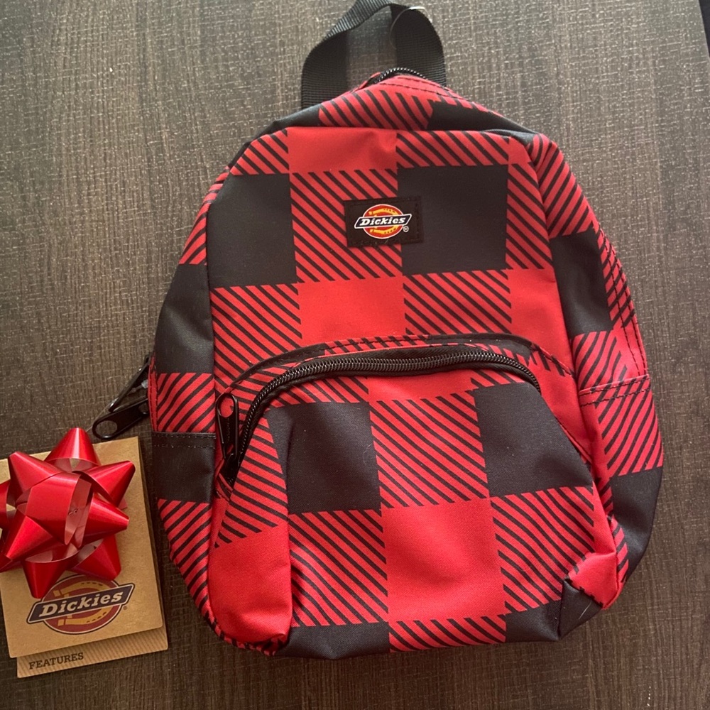 ❤️Dickies Red and Black Mini Backpack❤️